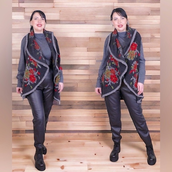 Floral Shawl Collar Sleeveless
Vest Gray Red Sherpa Trim embroidered open front - Picture 1 of 16